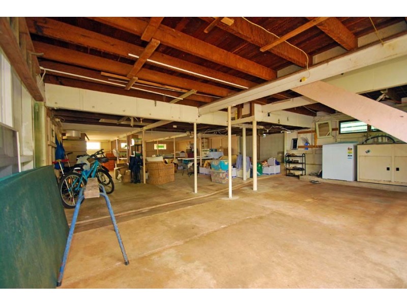 27 Matthew Flinders Drive, Cooee Bay QLD 4703