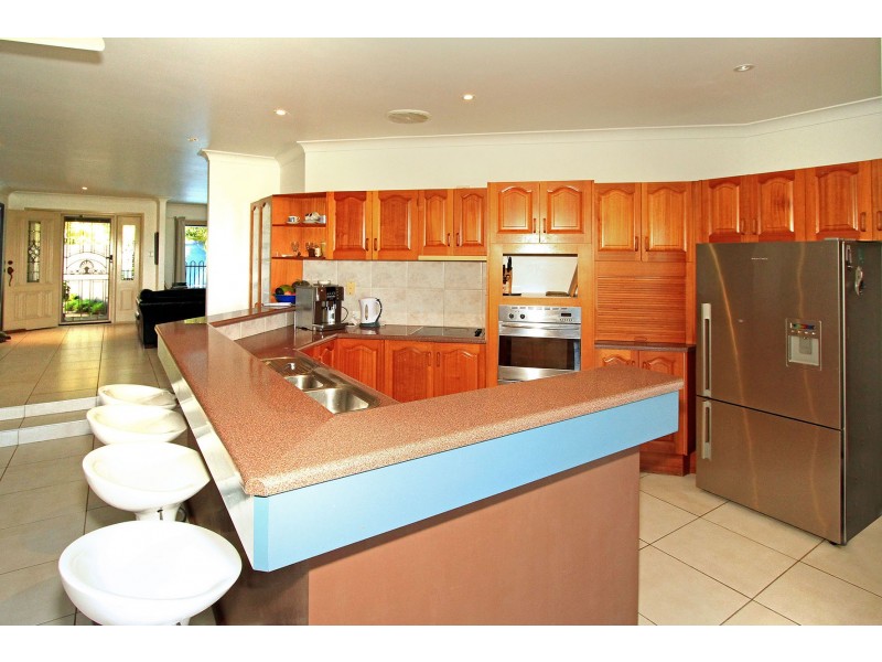 18 Macaulay Way, Pacific Heights QLD 4703
