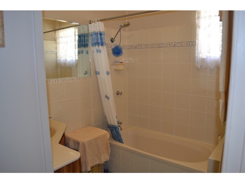 147 Matthew Flinders Drive, Cooee Bay QLD 4703