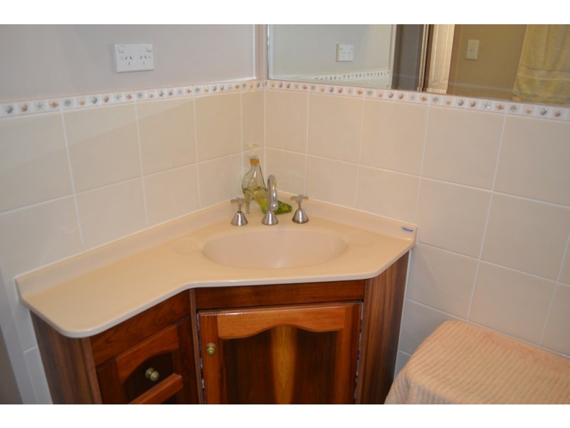 147 Matthew Flinders Drive, Cooee Bay QLD 4703