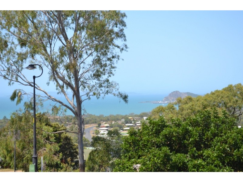 5 Banksia Place, Taranganba QLD 4703