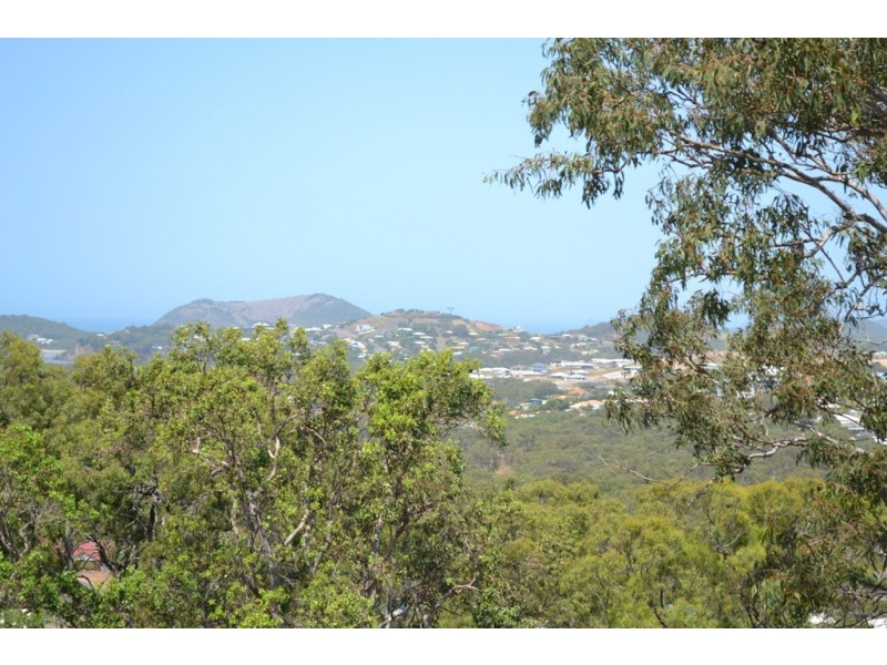 5 Banksia Place, Taranganba QLD 4703