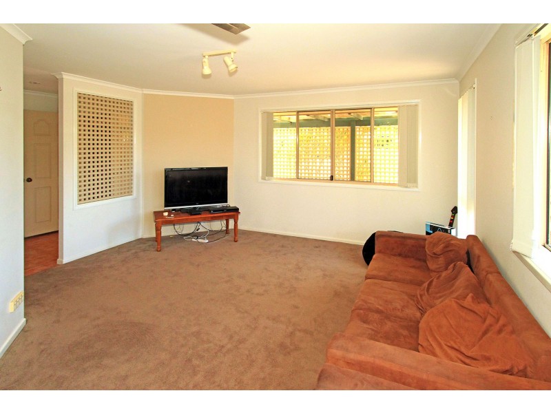 1 Rowe Crescent, Taranganba QLD 4703