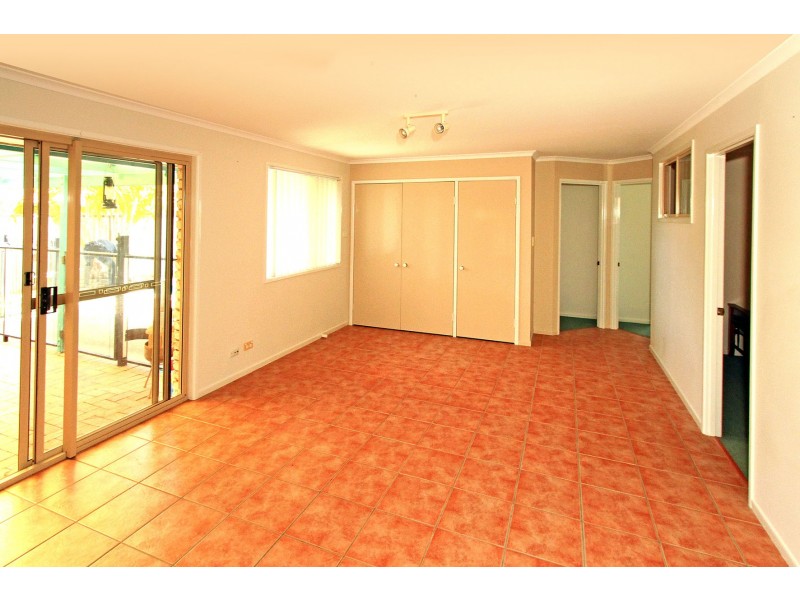 1 Rowe Crescent, Taranganba QLD 4703