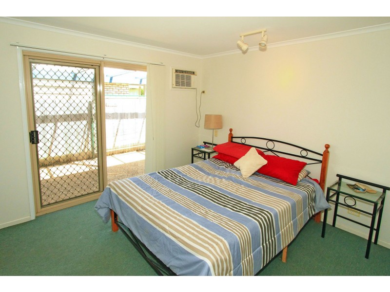 1 Rowe Crescent, Taranganba QLD 4703