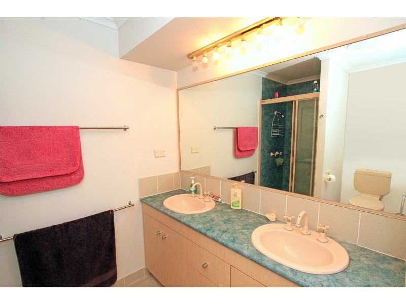 1 Rowe Crescent, Taranganba QLD 4703