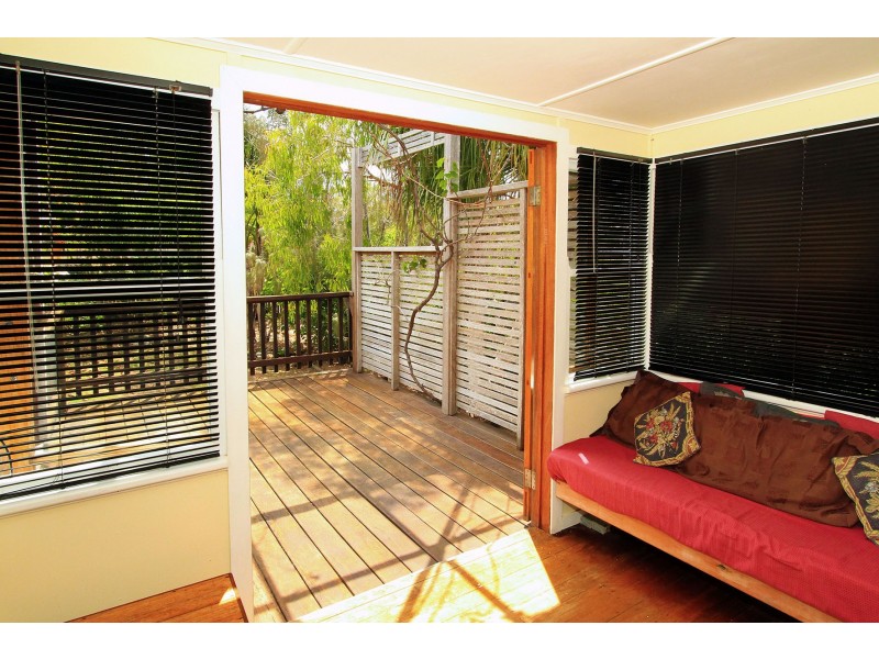 57 Matthew Flinders Drive, Cooee Bay QLD 4703