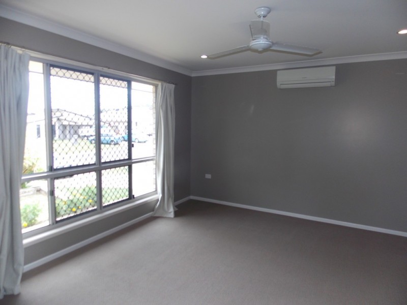 33 Dune Circuit, Lammermoor QLD 4703