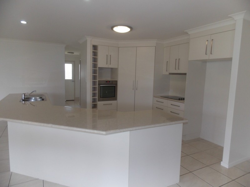 33 Dune Circuit, Lammermoor QLD 4703