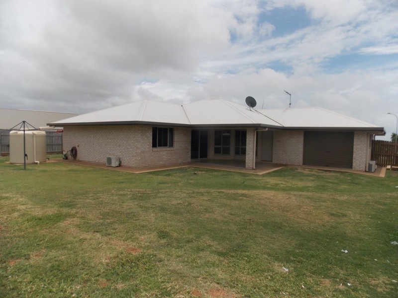 33 Dune Circuit, Lammermoor QLD 4703