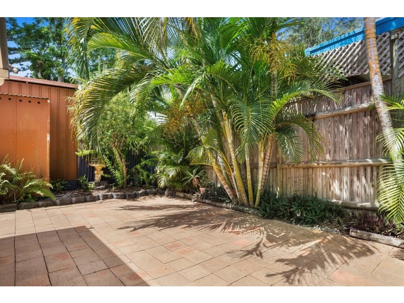 27 Gardenia Street, Kinka Beach QLD 4703