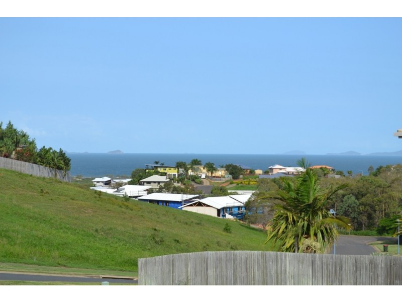 11 Cook Avenue, Pacific Heights QLD 4703