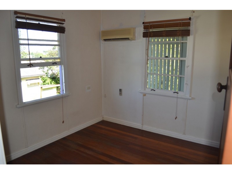 6 Pandanus Street, Cooee Bay QLD 4703