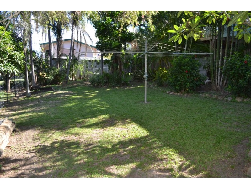 6 Pandanus Street, Cooee Bay QLD 4703