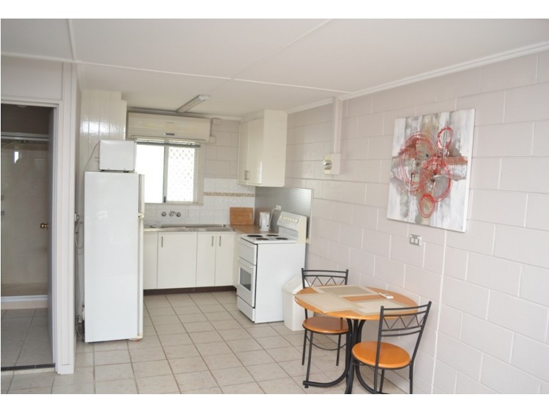 8/16 Anzac Parade, Yeppoon QLD 4703