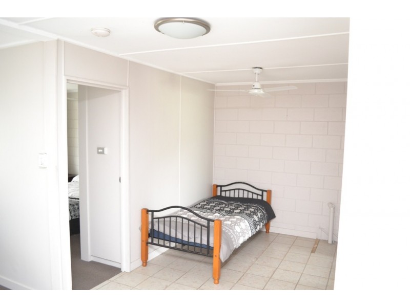 8/16 Anzac Parade, Yeppoon QLD 4703