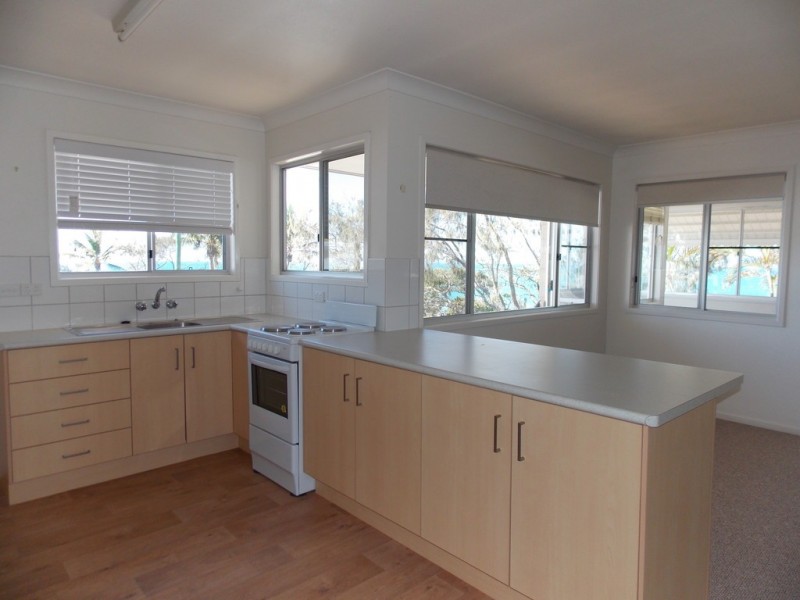 84 The Esplanade, Lammermoor QLD 4703