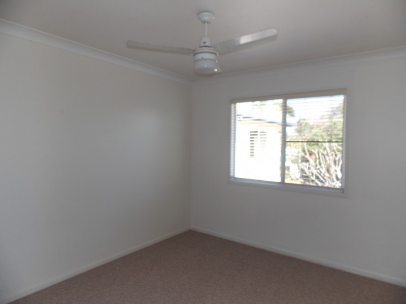 84 The Esplanade, Lammermoor QLD 4703