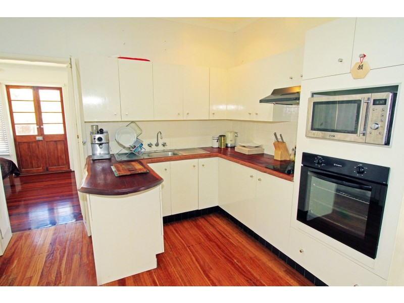 8 Poplar Street, Cooee Bay QLD 4703