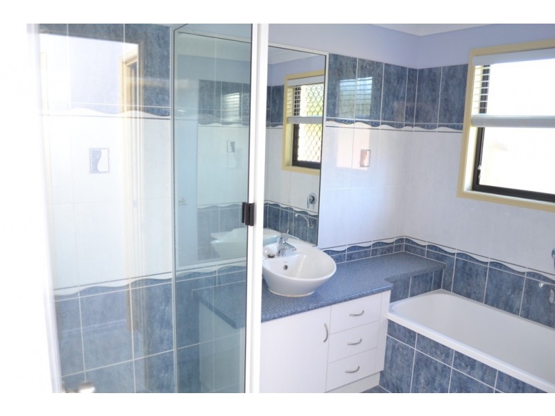 4 Lakeview Circuit, Mulambin QLD 4703