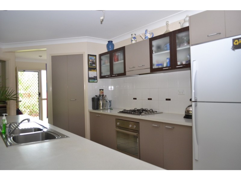 7 Booth Court, Cooee Bay QLD 4703