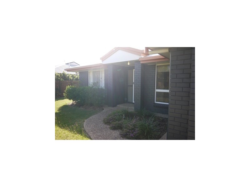 7 Booth Court, Cooee Bay QLD 4703