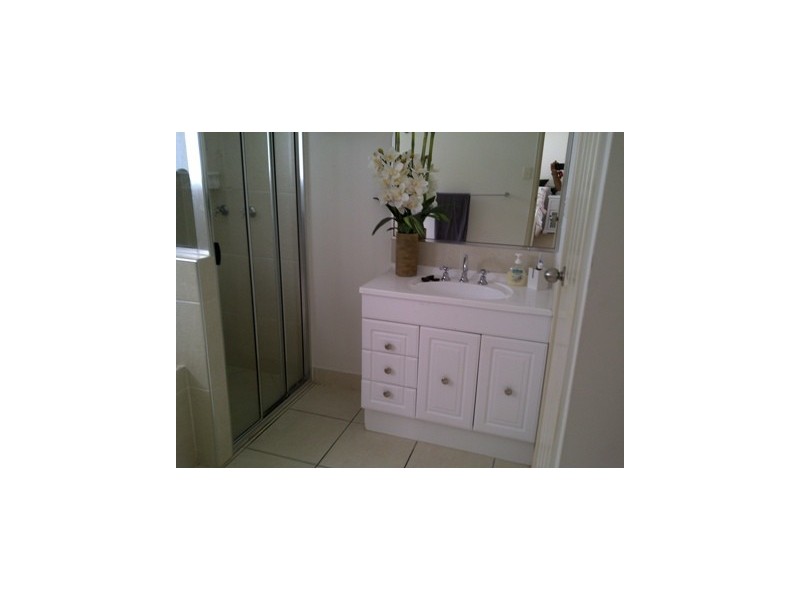 7 Booth Court, Cooee Bay QLD 4703