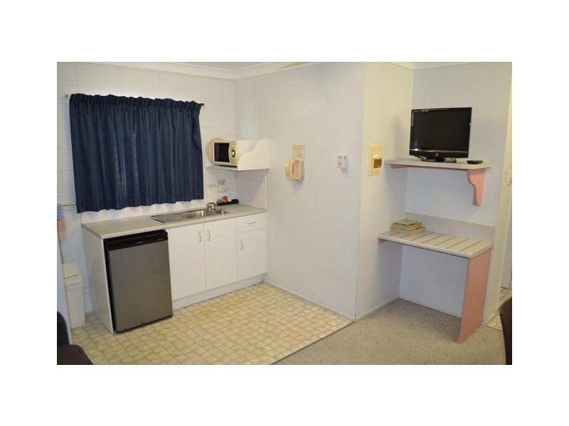 Unit 9, 18/20 Endeavour Inn, Hill Street, Emu Park QLD 4710