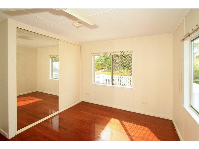10 Cathne Street, Cooee Bay QLD 4703