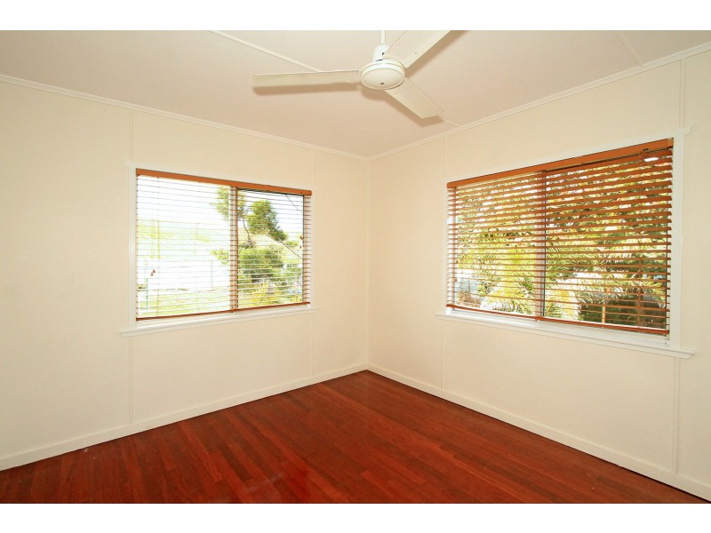 10 Cathne Street, Cooee Bay QLD 4703