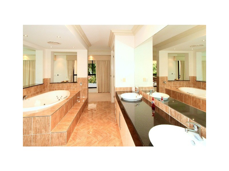 30 Rosslyn Street, Rosslyn QLD 4703