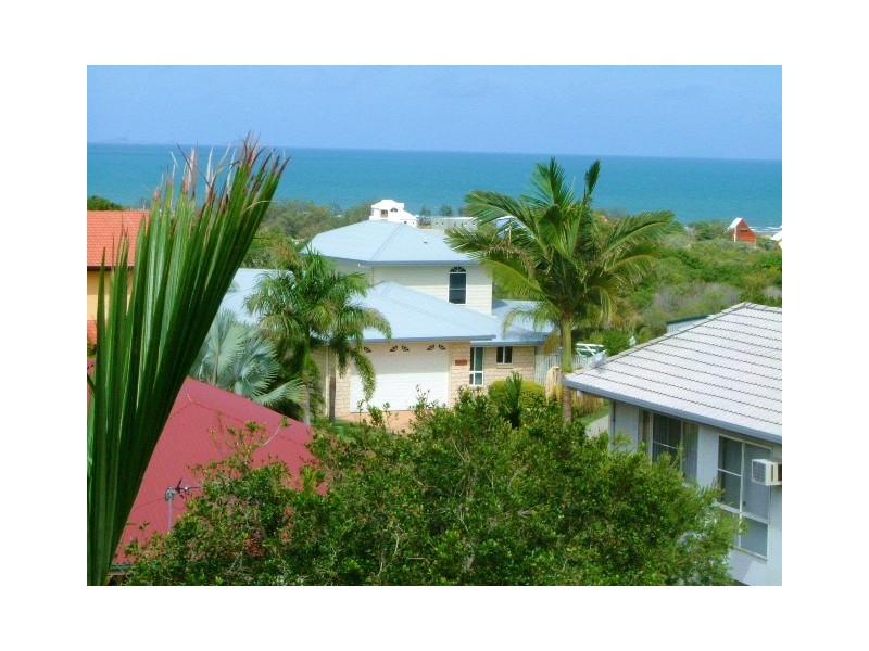 10 Crayke Court, Pacific Heights QLD 4703