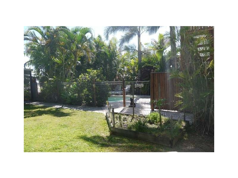 10 Crayke Court, Pacific Heights QLD 4703