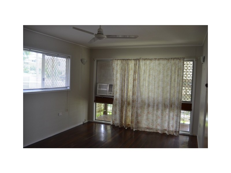 35 Pandanus Street, Cooee Bay QLD 4703