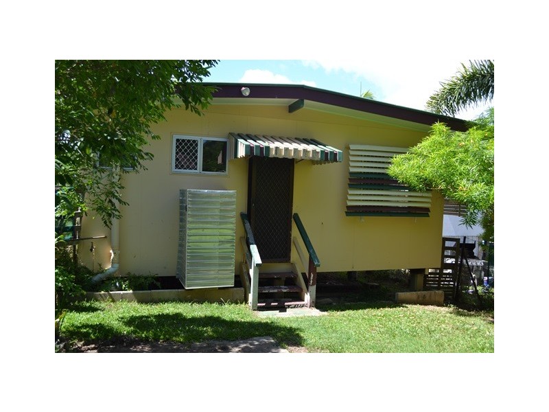 35 Pandanus Street, Cooee Bay QLD 4703