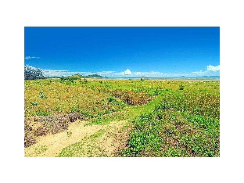 922 Scenic Highway, Kinka Beach QLD 4703