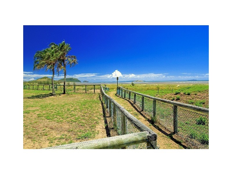 922 Scenic Highway, Kinka Beach QLD 4703