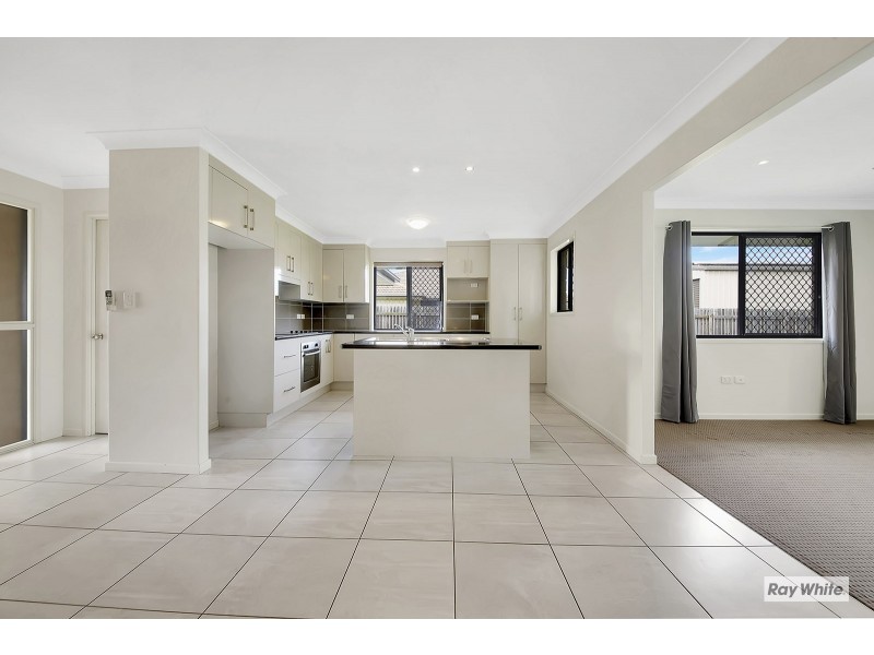 14 Riviera Way, Mulambin QLD 4703