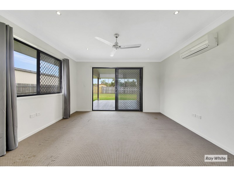 14 Riviera Way, Mulambin QLD 4703