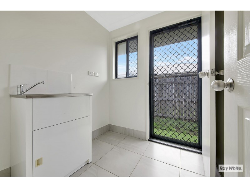 14 Riviera Way, Mulambin QLD 4703