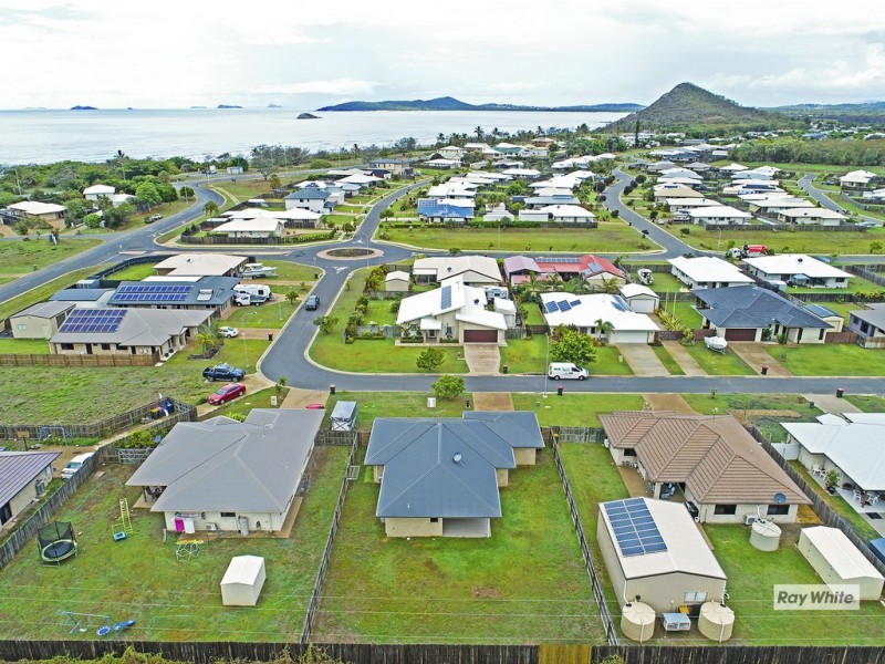 14 Riviera Way, Mulambin QLD 4703