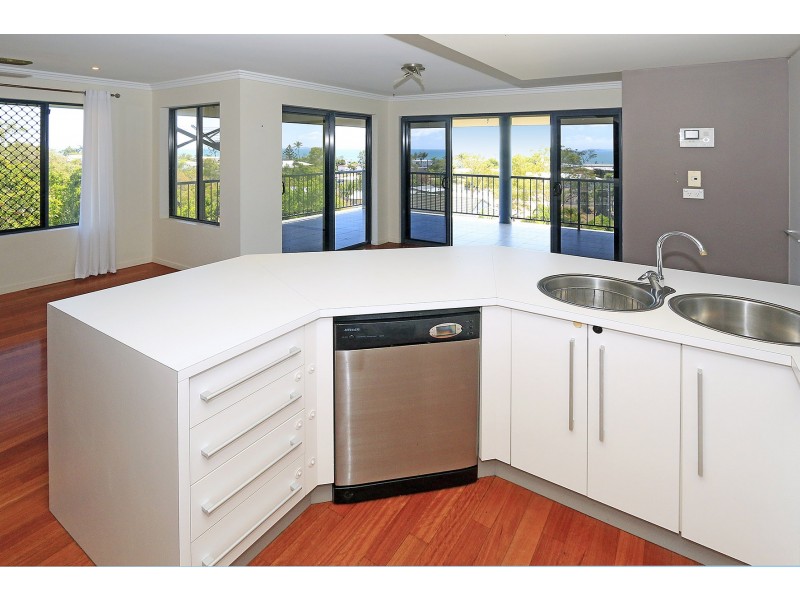 Unit 3, 203 Matthew Flinders Drive, Cooee Bay QLD 4703
