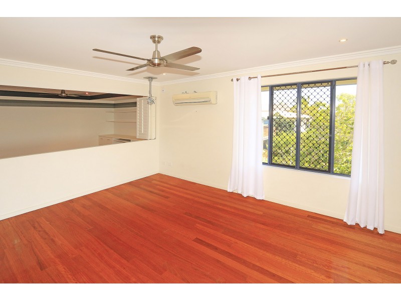 Unit 3, 203 Matthew Flinders Drive, Cooee Bay QLD 4703