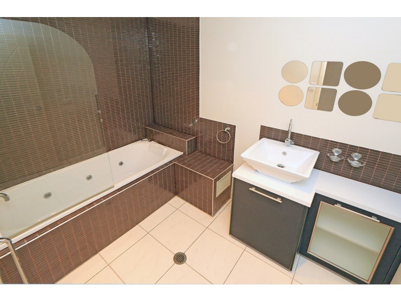 Unit 3, 203 Matthew Flinders Drive, Cooee Bay QLD 4703