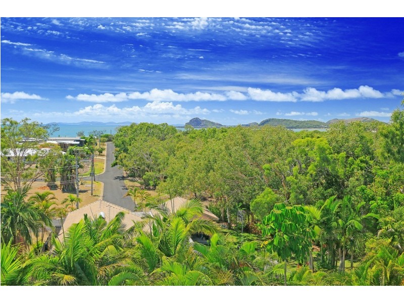 Unit 3, 203 Matthew Flinders Drive, Cooee Bay QLD 4703