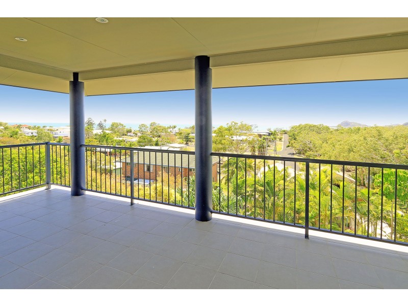 Unit 3, 203 Matthew Flinders Drive, Cooee Bay QLD 4703