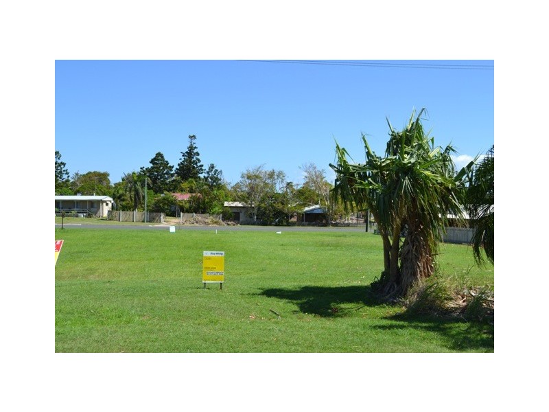 60 Hill Street, Emu Park QLD 4710