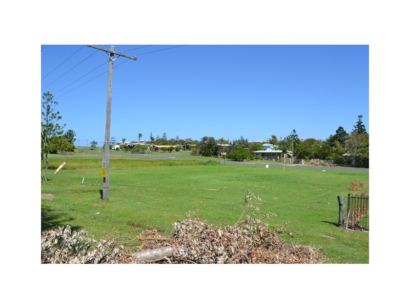 60 Hill Street, Emu Park QLD 4710