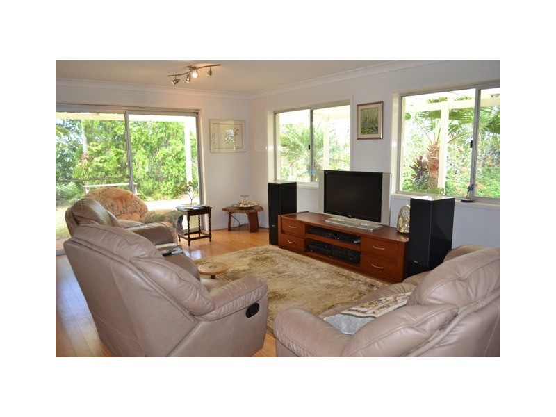 98 Byfield Road, Woodbury QLD 4703