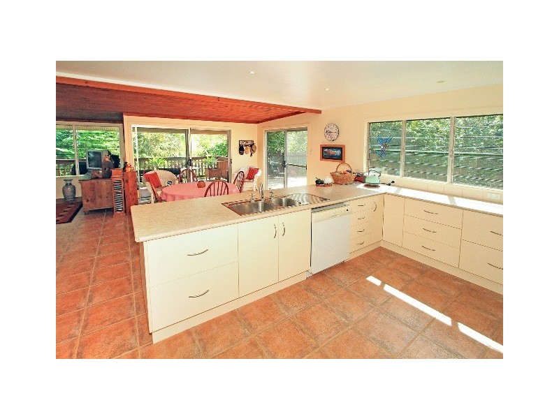 31 Taylor Street, Keppel Sands QLD 4702